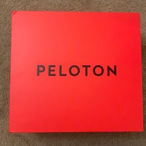 Peloton Cap and Bottle Set